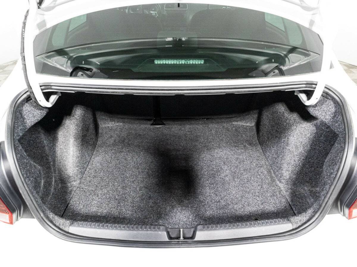 Купить Volkswagen Polo с пробегом. Фото: #14