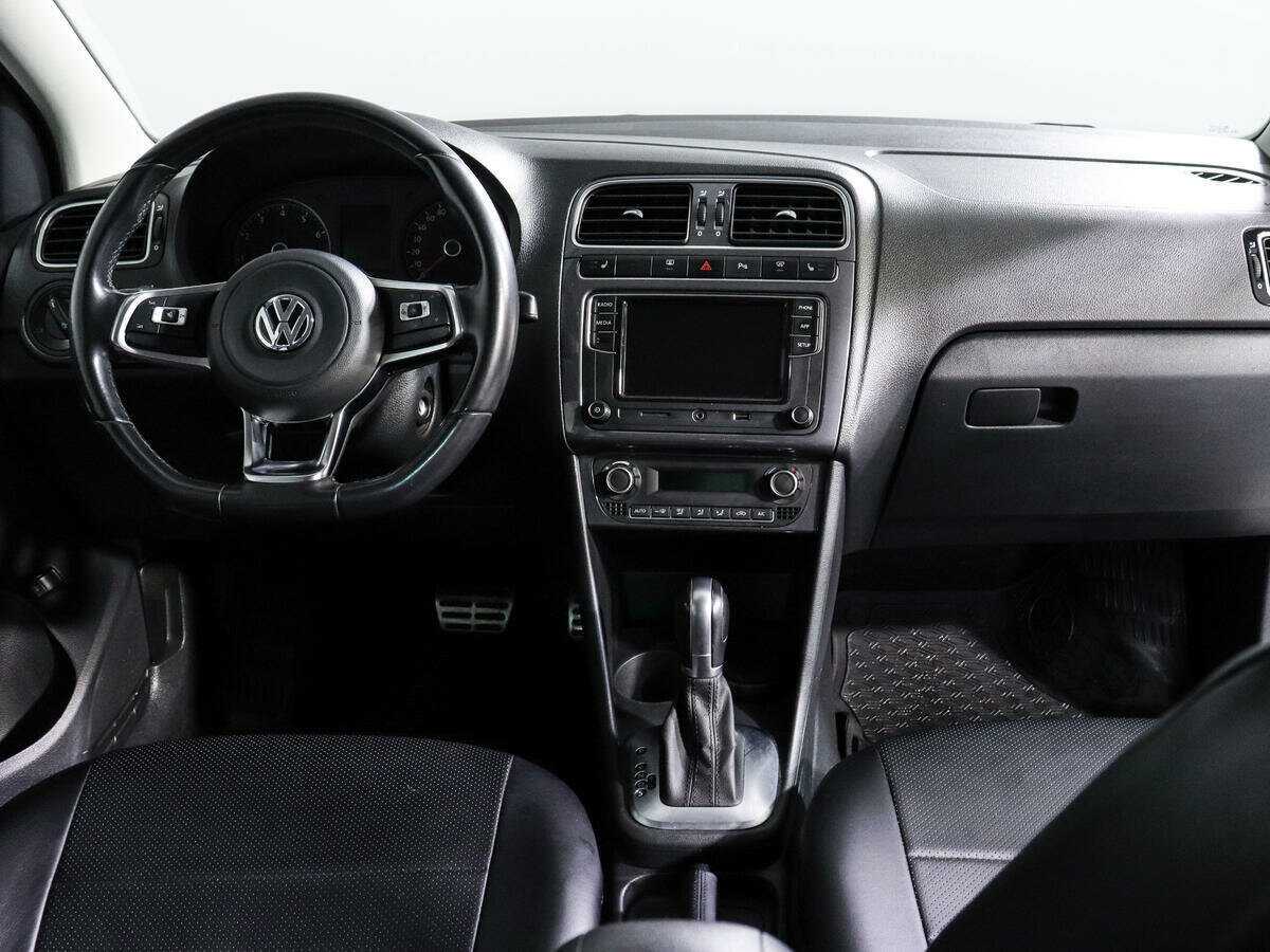 Купить Volkswagen Polo с пробегом. Фото: #11