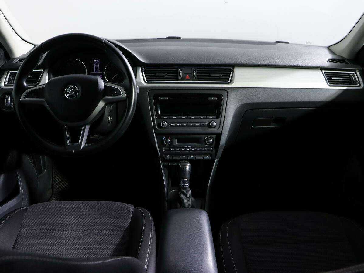 Купить Skoda Rapid с пробегом. Фото: #10