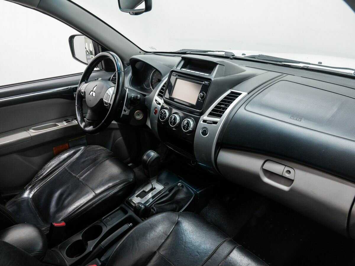 Купить Mitsubishi Pajero Sport с пробегом. Фото: #6