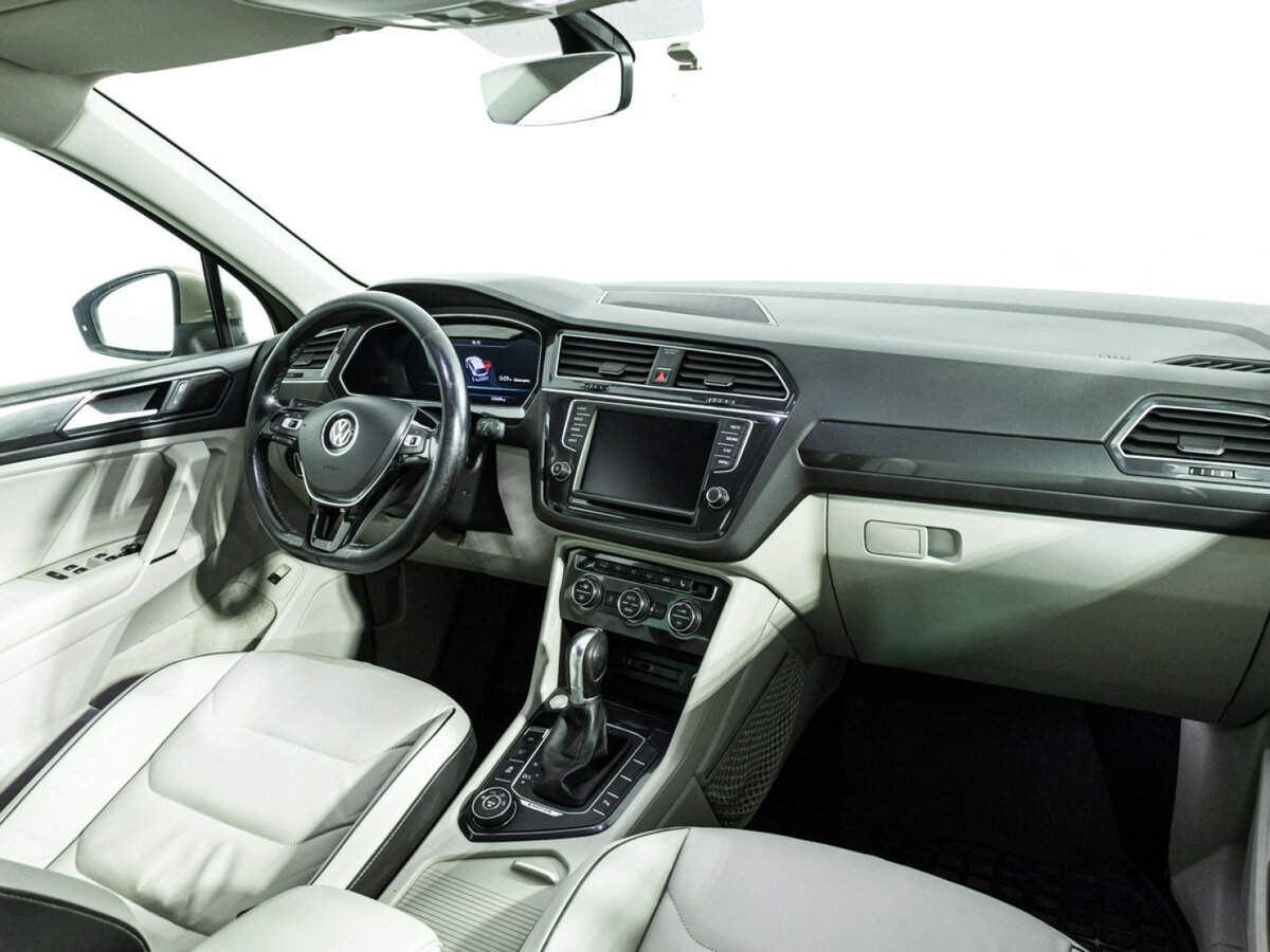 Купить Volkswagen Tiguan с пробегом. Фото: #8