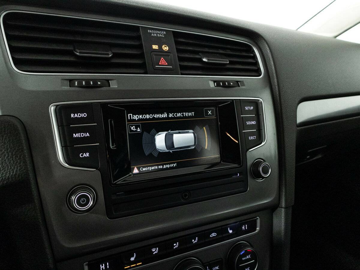 Купить Volkswagen Golf с пробегом. Фото: #14