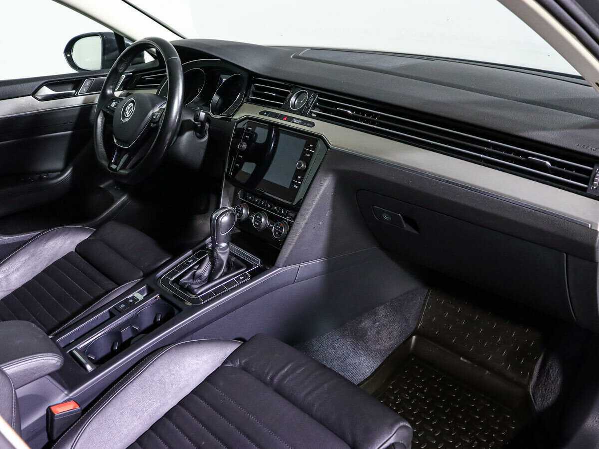 Купить Volkswagen Passat с пробегом. Фото: #6