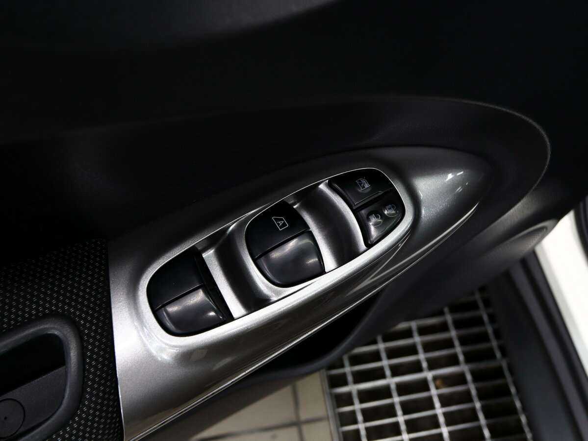 Купить Nissan Juke с пробегом. Фото: #13
