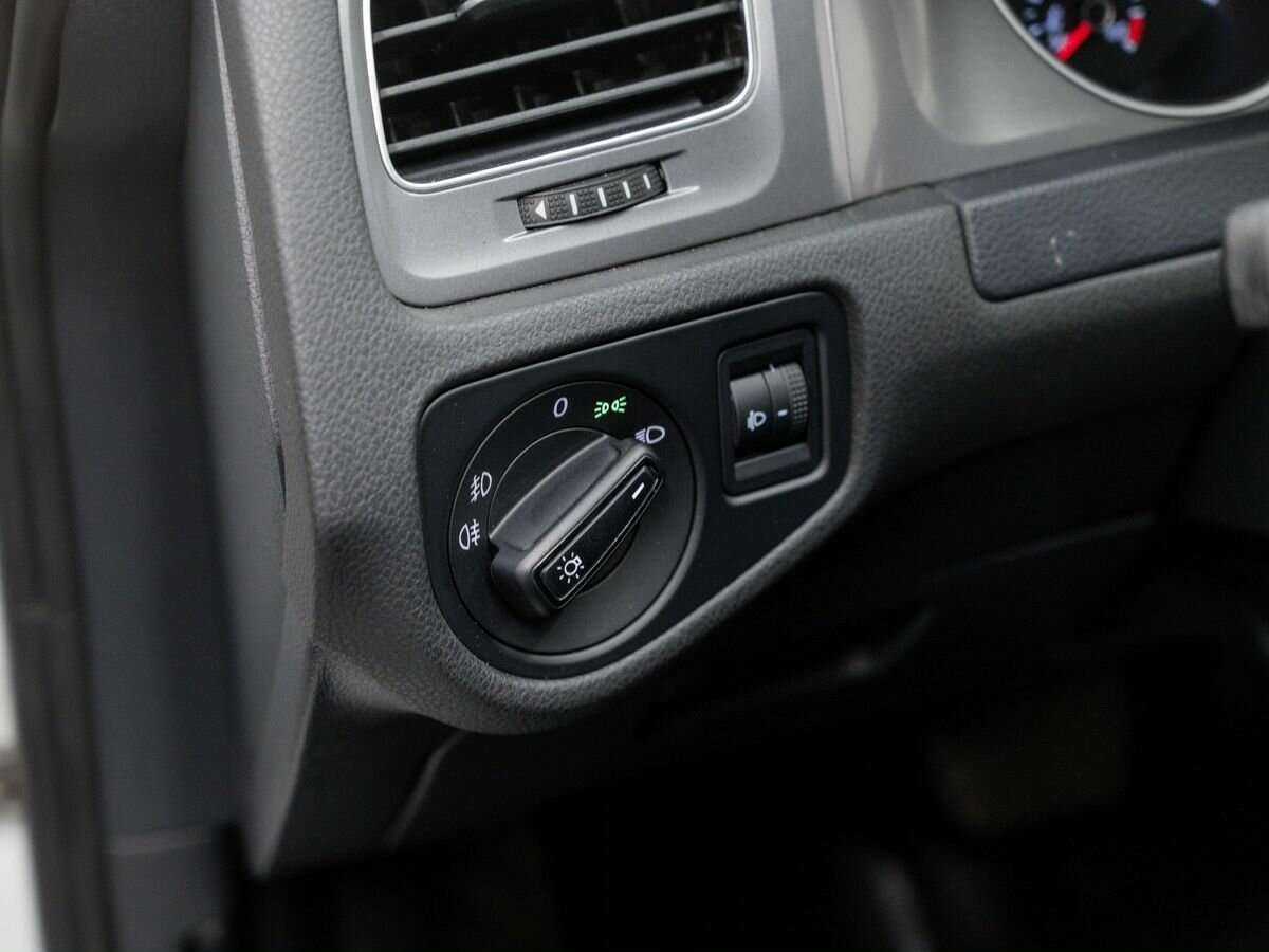 Купить Volkswagen Golf с пробегом. Фото: #17