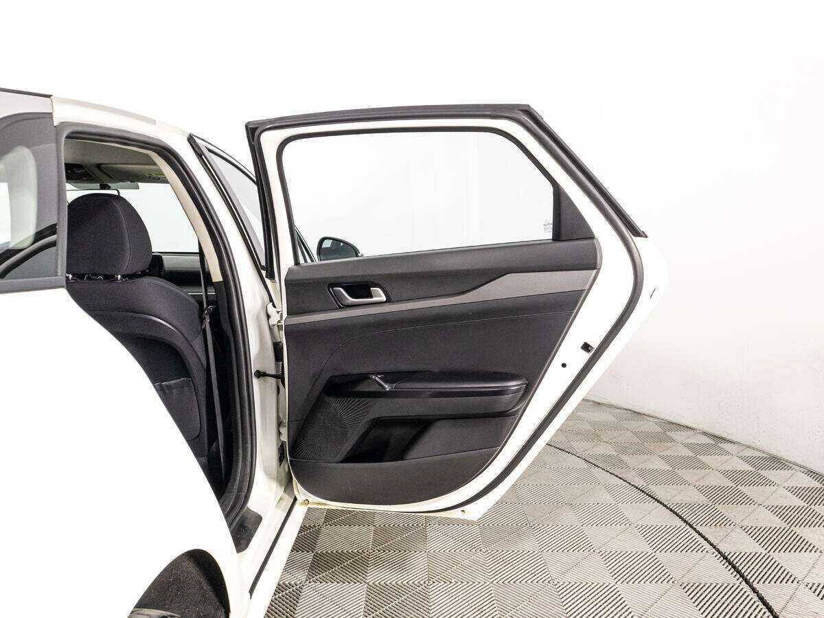 Купить Kia K5 с пробегом. Фото: #23