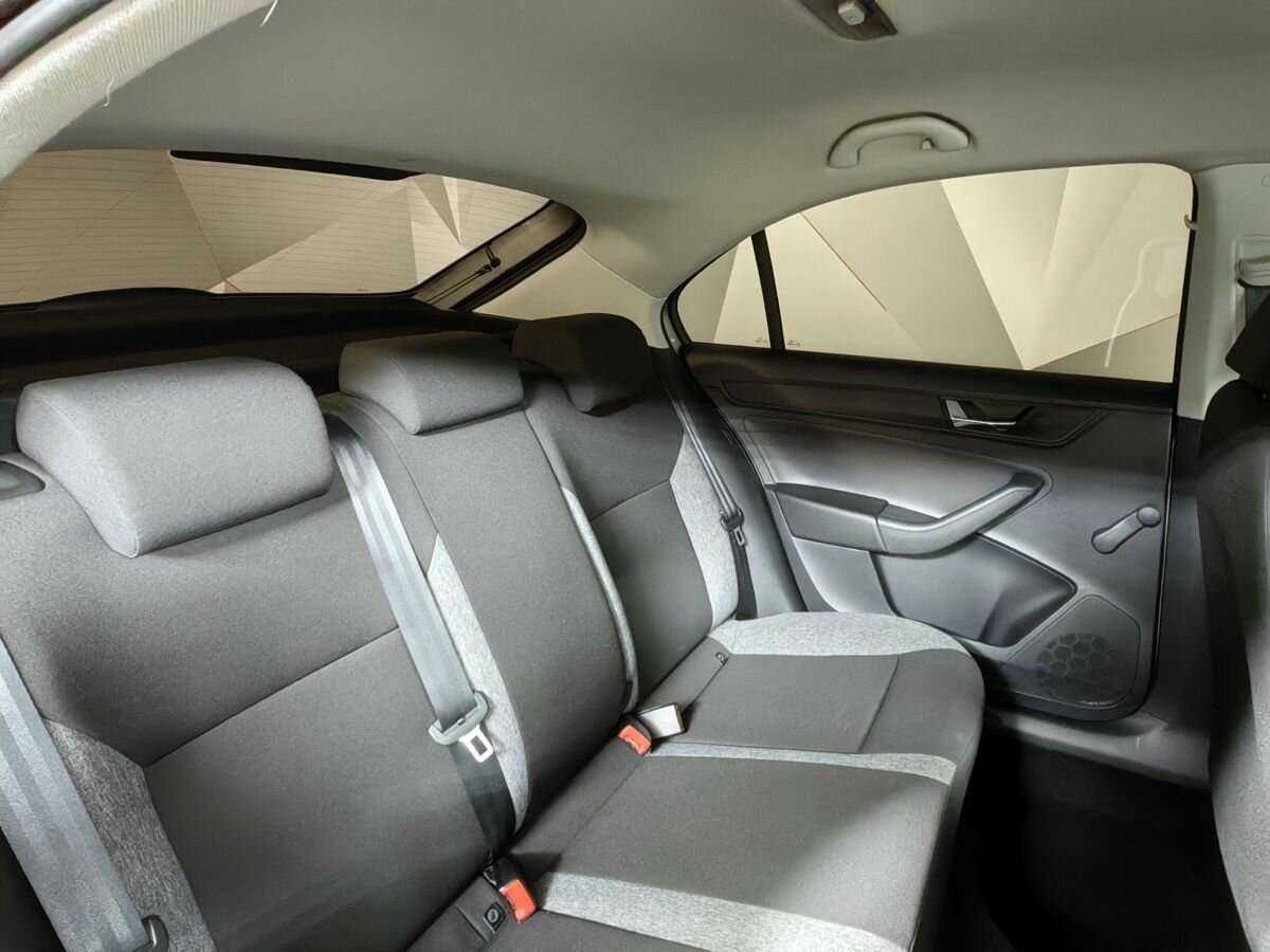Купить Skoda Rapid с пробегом. Фото: #12
