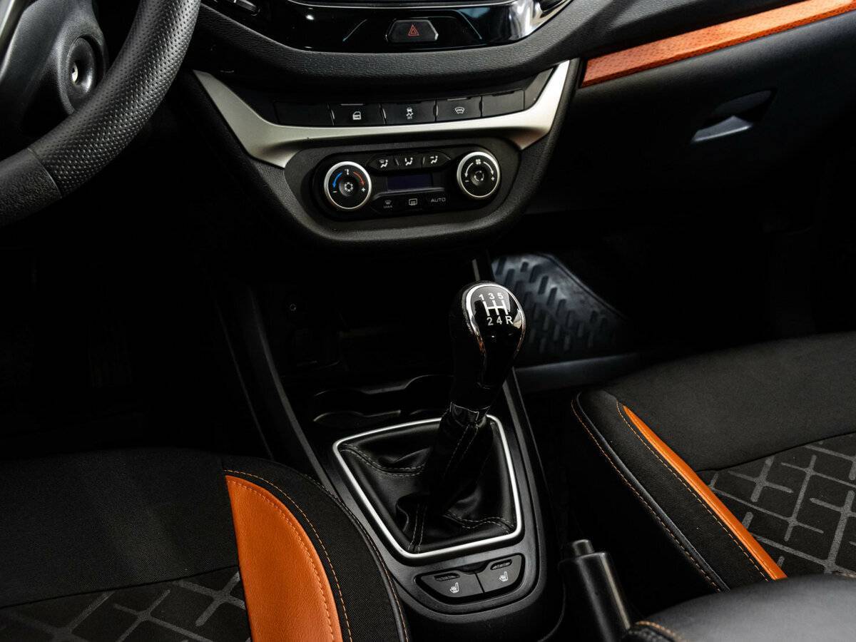 Купить Lada (ВАЗ) Vesta с пробегом. Фото: #11