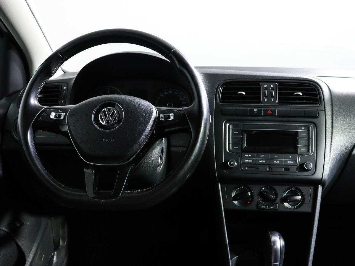 Купить Volkswagen Polo с пробегом. Фото: #9