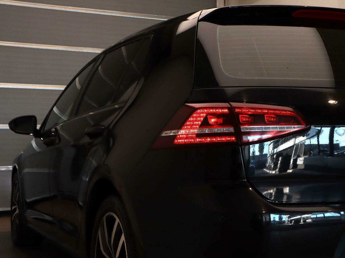 Купить Volkswagen Golf с пробегом. Фото: #23