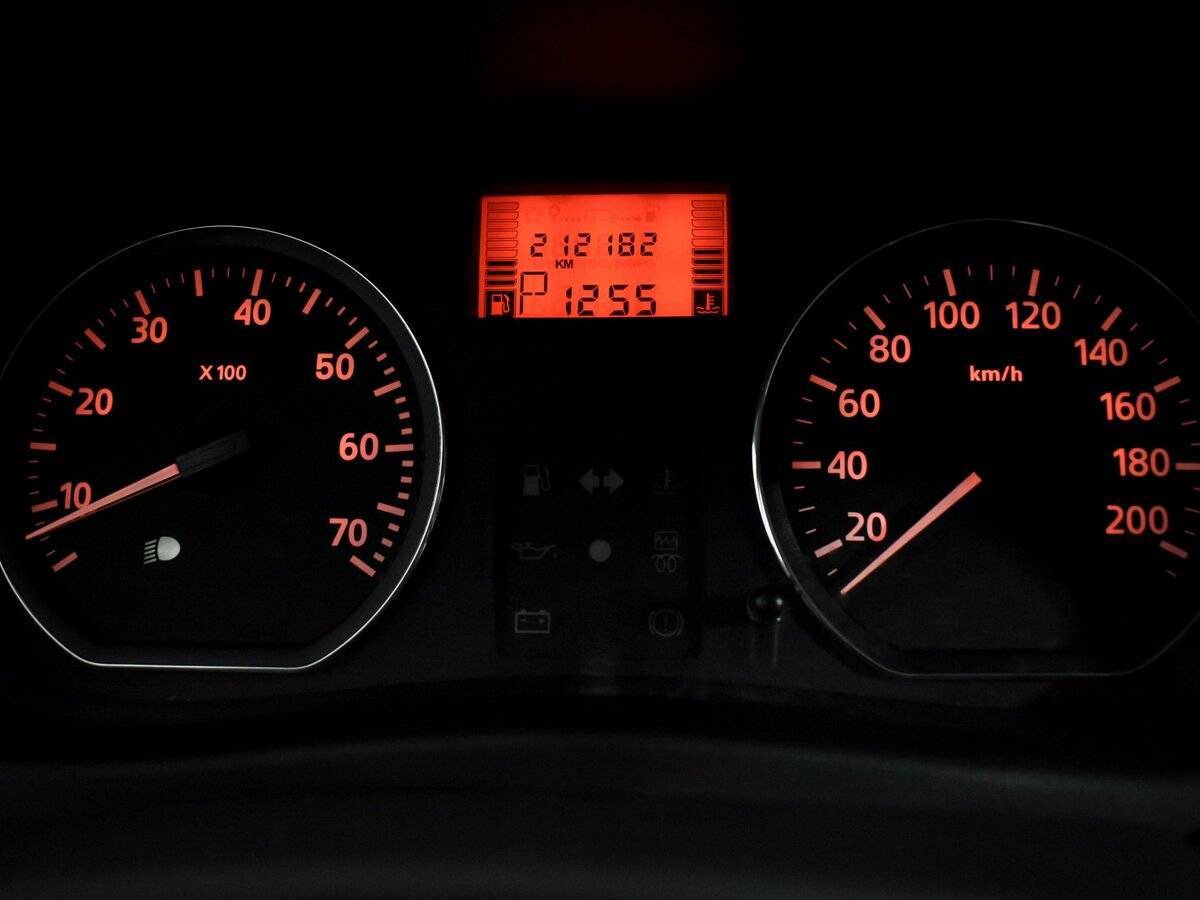 Купить Nissan Almera с пробегом. Фото: #18