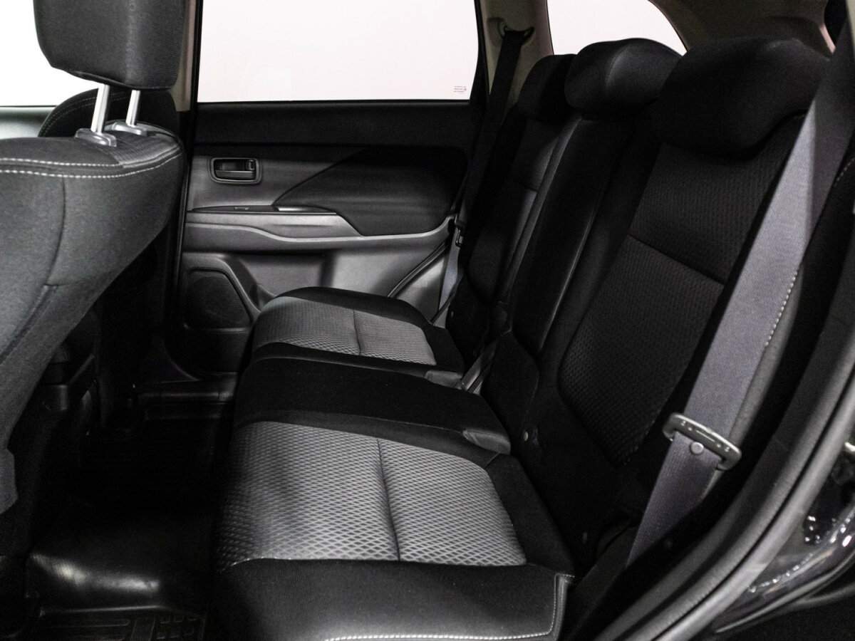 Купить Mitsubishi Outlander с пробегом. Фото: #9