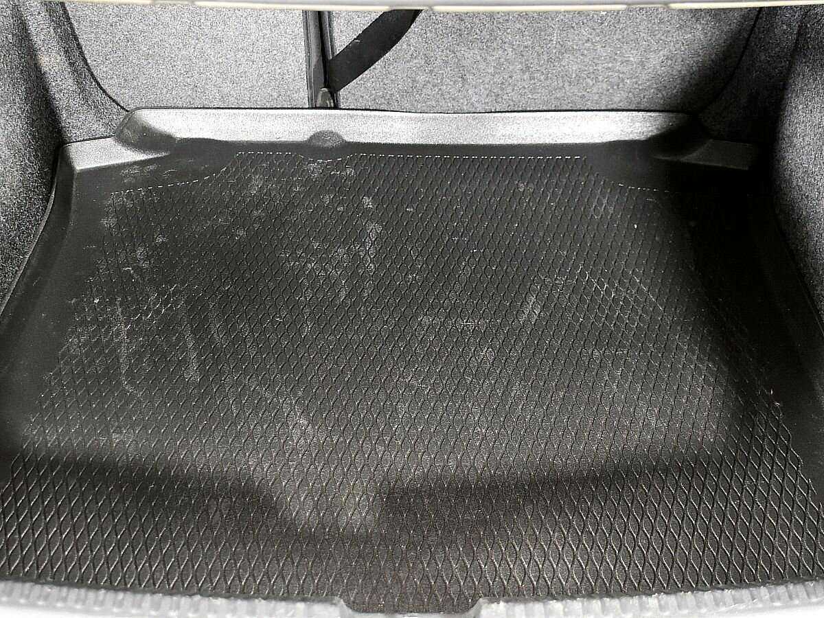 Купить Volkswagen Polo с пробегом. Фото: #15