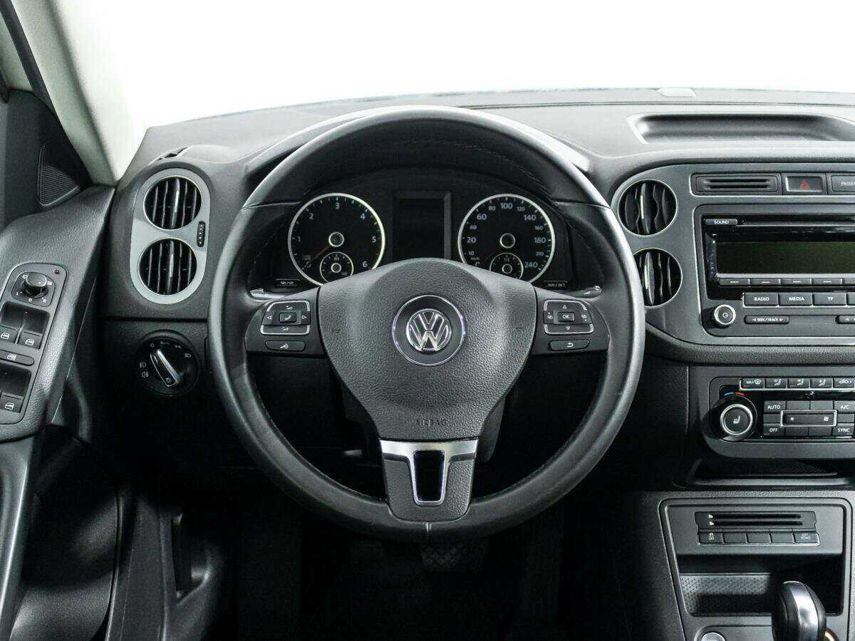 Купить Volkswagen Tiguan с пробегом. Фото: #17