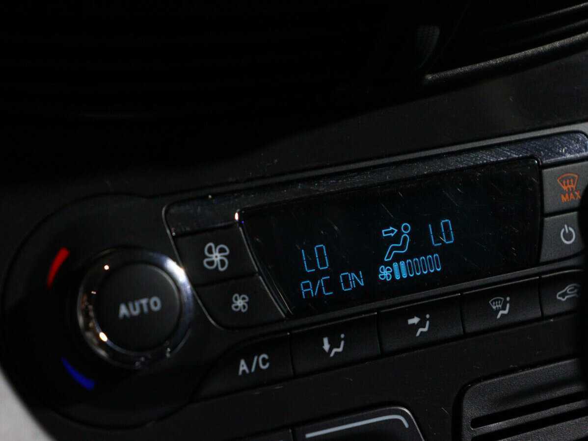 Купить Ford Kuga с пробегом. Фото: #15