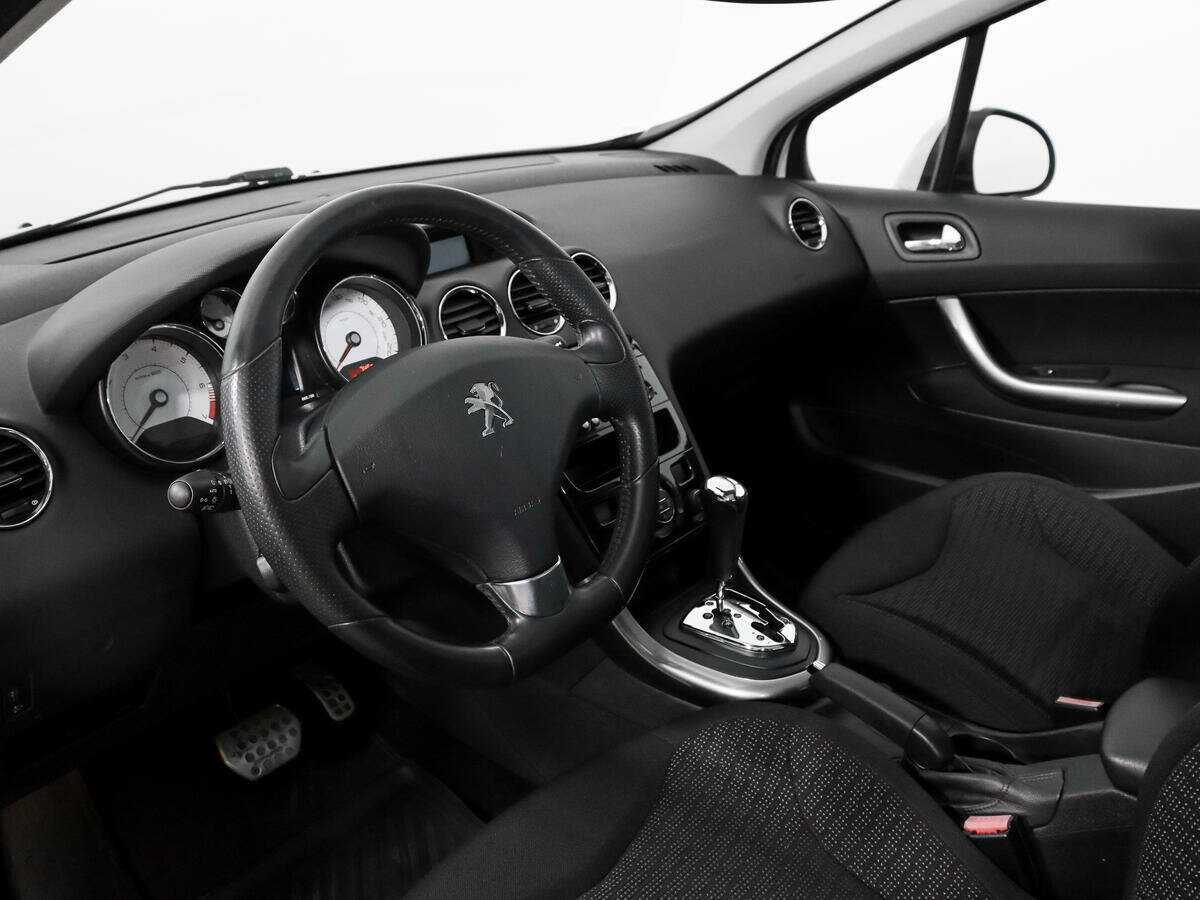 Купить Peugeot 308 с пробегом. Фото: #8