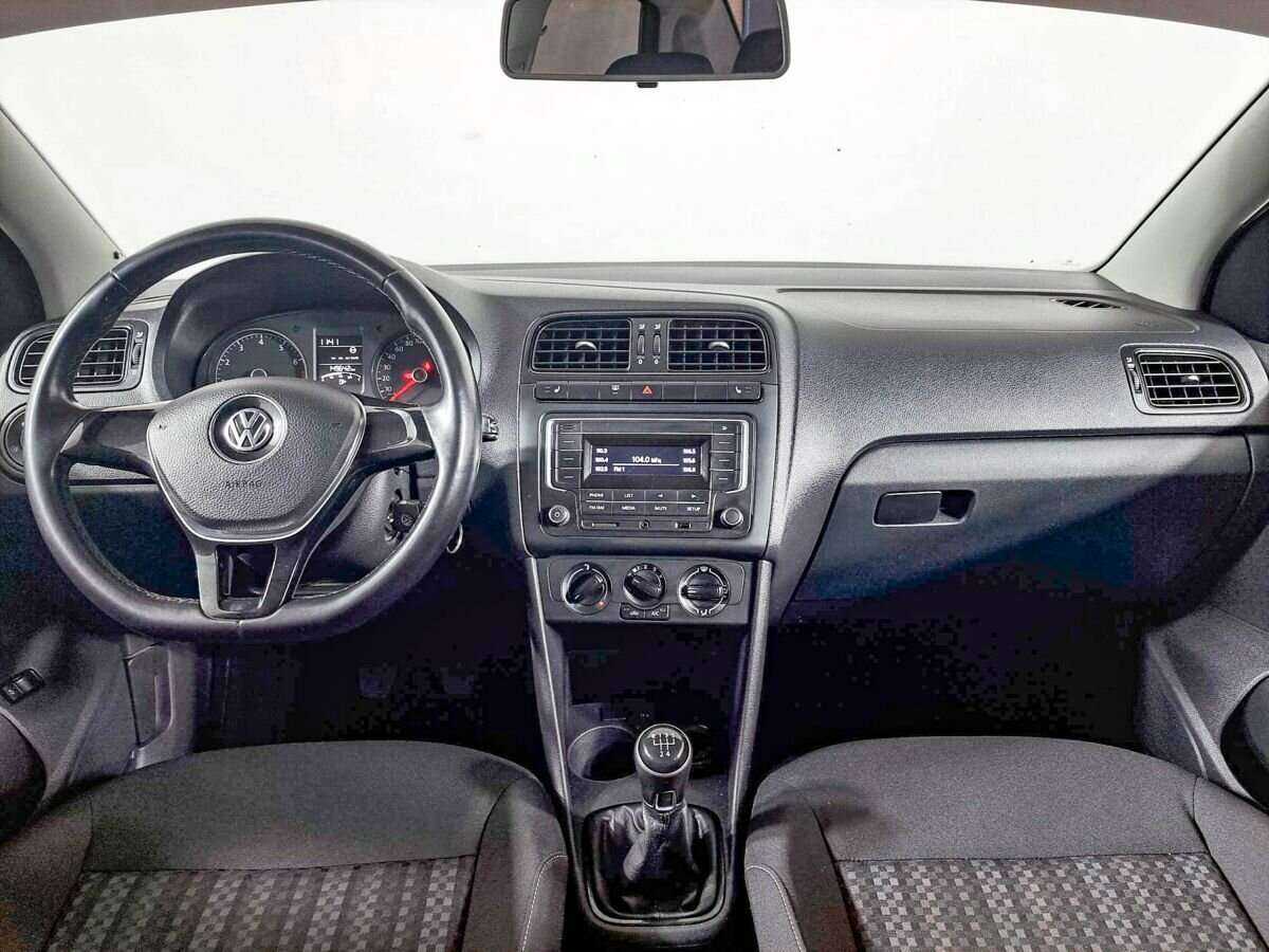 Купить Volkswagen Polo с пробегом. Фото: #10
