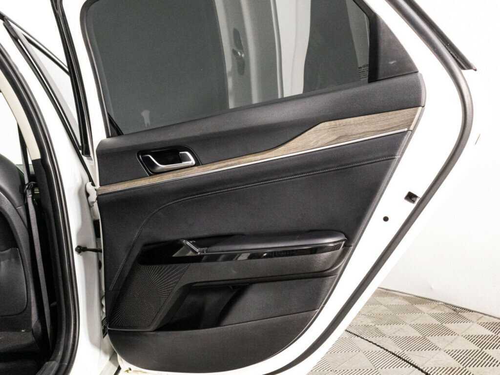 Купить Kia K5 с пробегом. Фото: #25