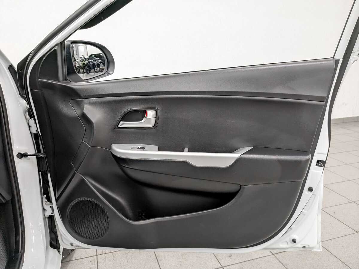 Купить Kia Rio с пробегом. Фото: #21