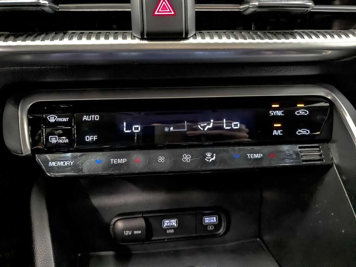 Купить Kia K5 с пробегом. Фото: #23