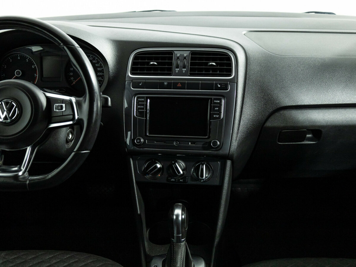 Купить Volkswagen Polo с пробегом. Фото: #13