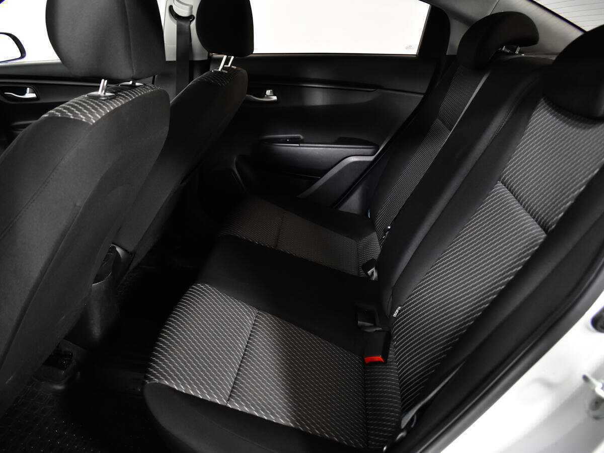 Купить Kia Rio с пробегом. Фото: #9