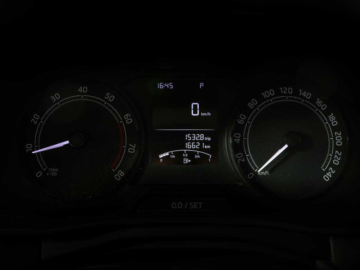 Купить Skoda Rapid с пробегом. Фото: #10