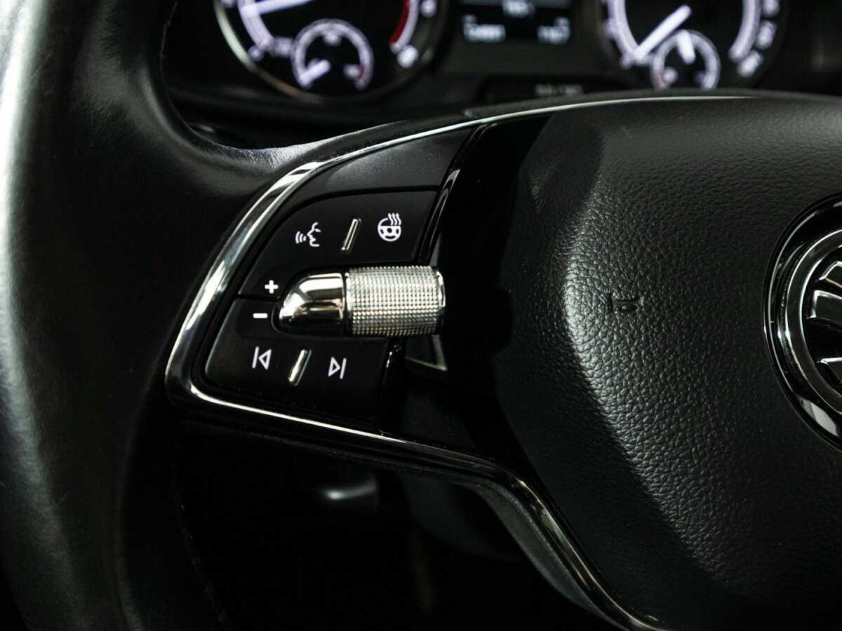 Купить Skoda Rapid с пробегом. Фото: #17