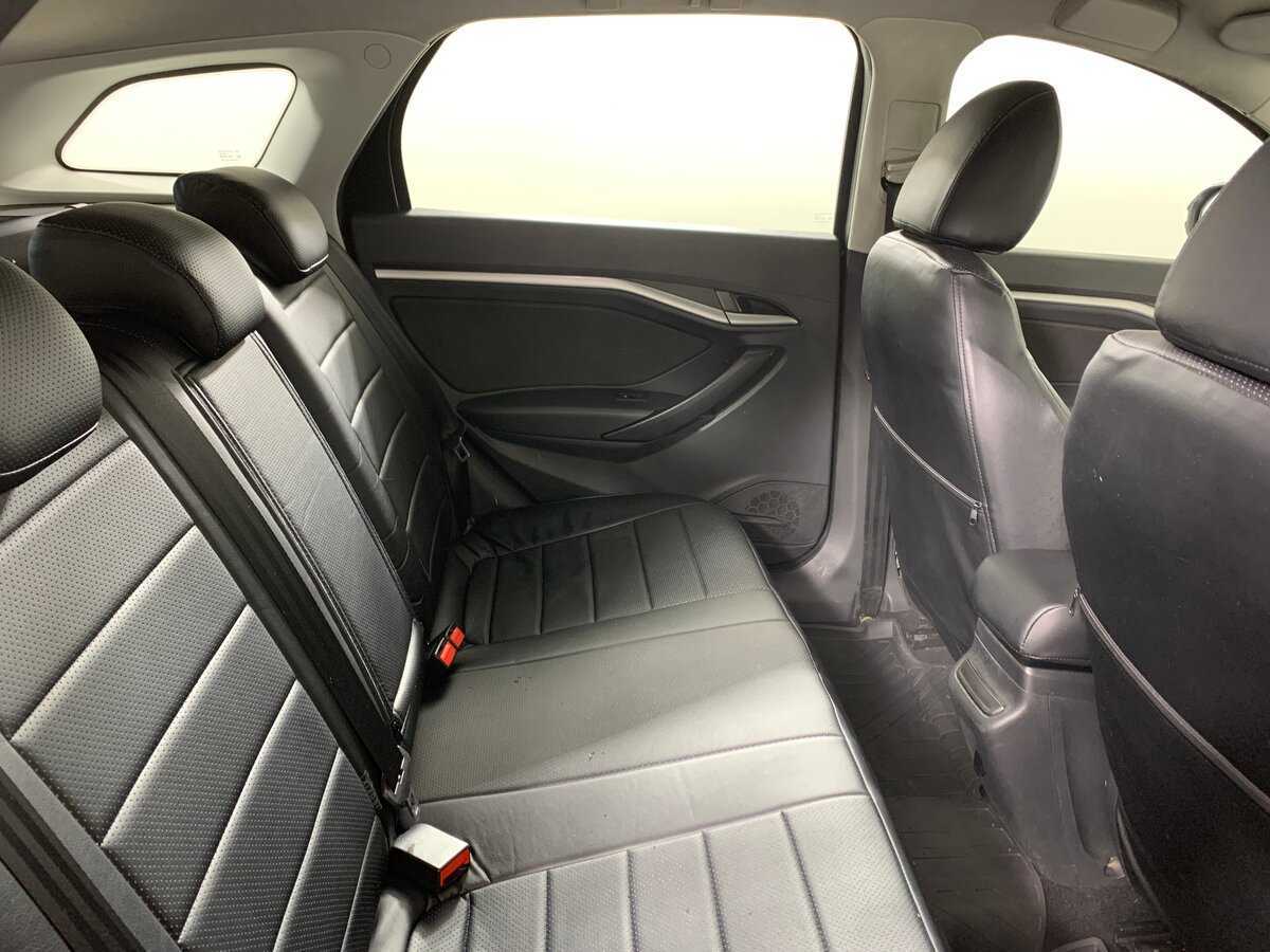 Купить Lada (ВАЗ) Vesta с пробегом. Фото: #17