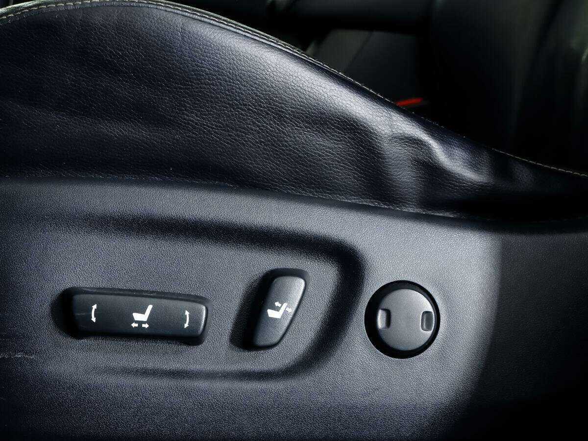 Купить Toyota RAV4 с пробегом. Фото: #13