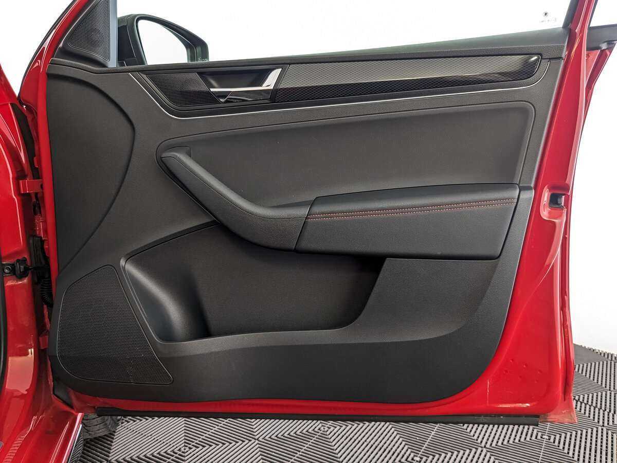 Купить Skoda Rapid с пробегом. Фото: #18