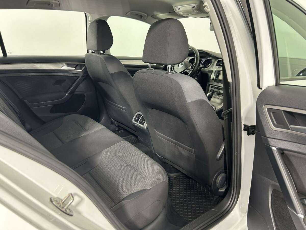 Купить Volkswagen Golf с пробегом. Фото: #15