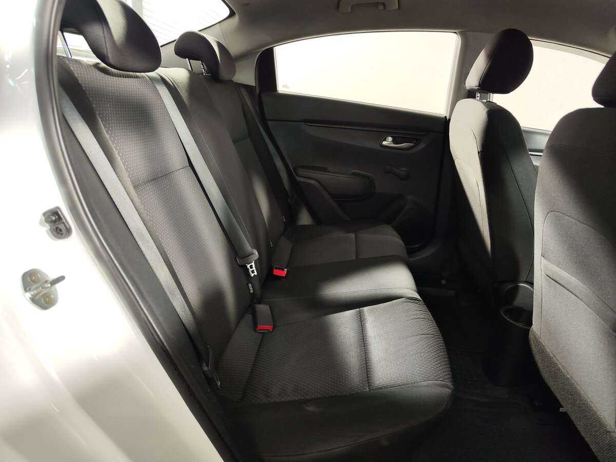 Купить Kia Rio с пробегом. Фото: #9