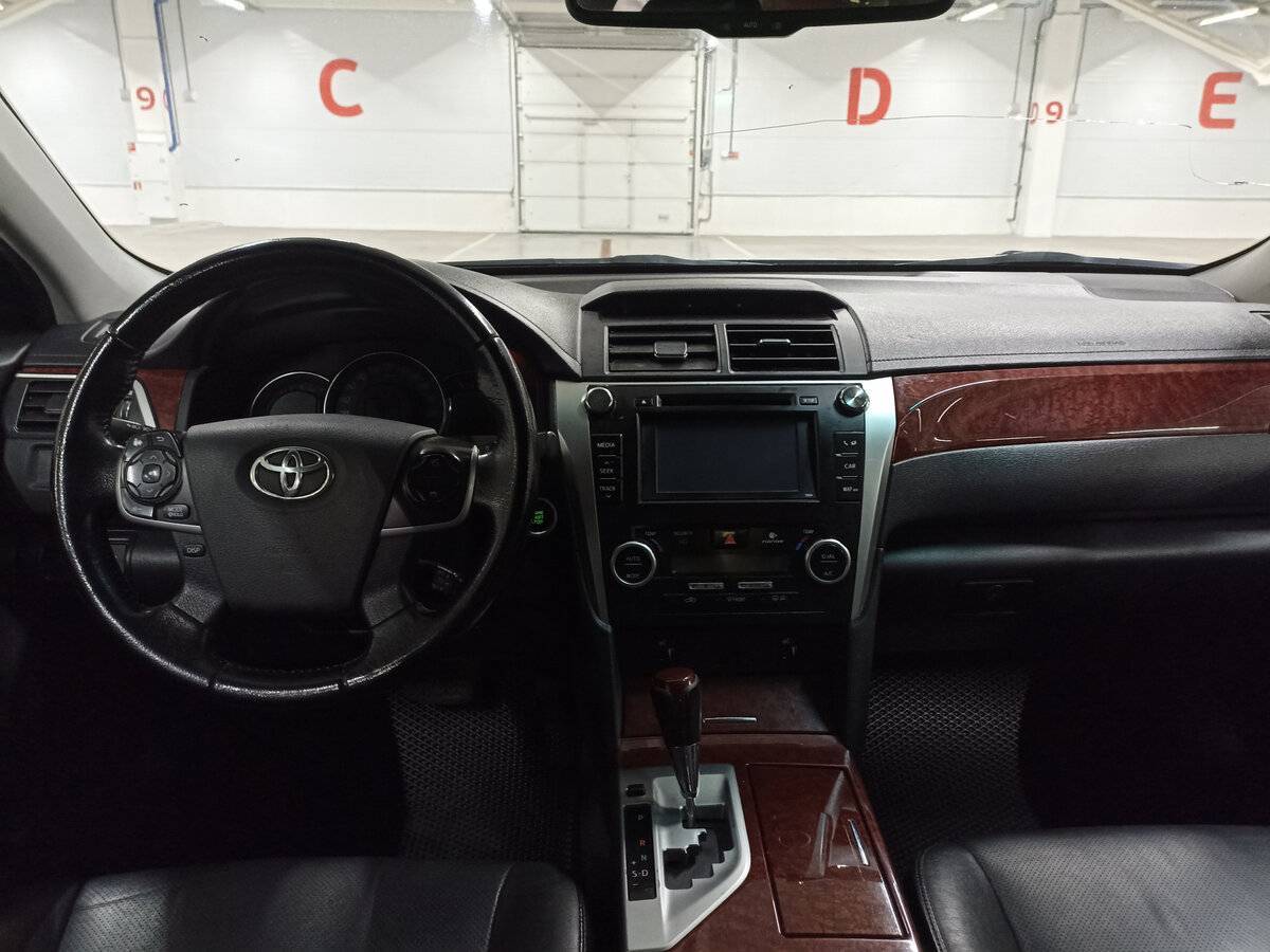 Купить Toyota Camry с пробегом. Фото: #13