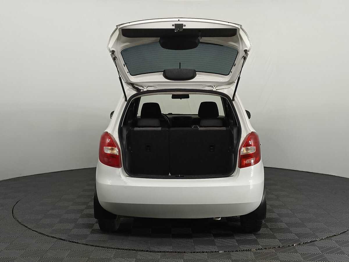 Купить Skoda Fabia с пробегом. Фото: #9