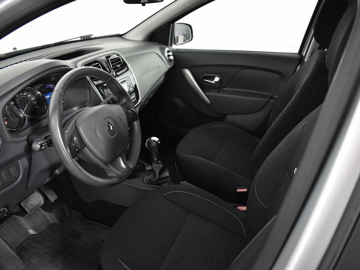Купить Renault Sandero с пробегом. Фото: #5