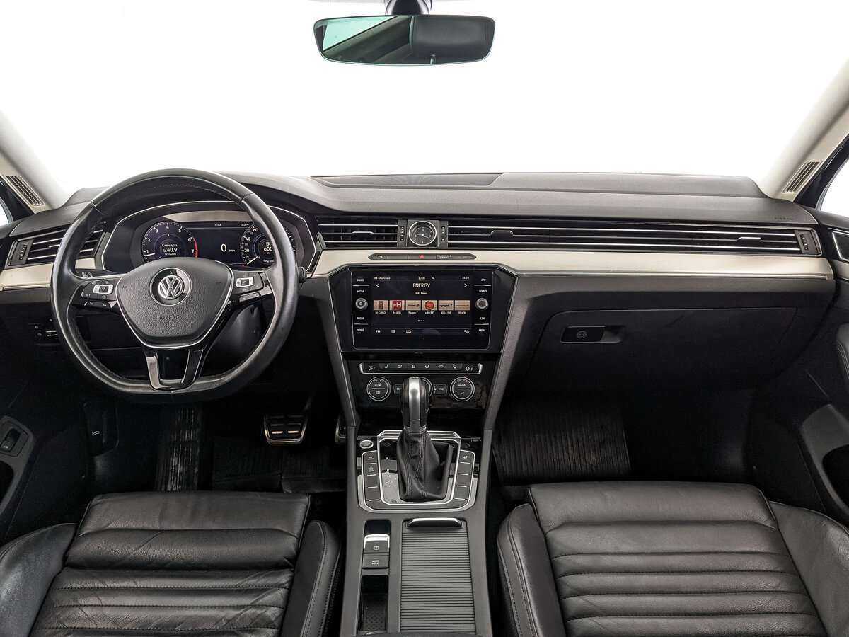 Купить Volkswagen Passat с пробегом. Фото: #9