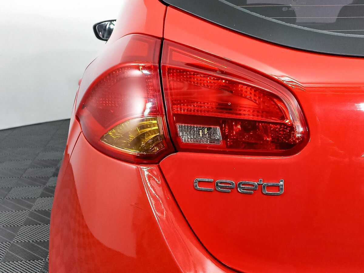 Купить Kia Ceed с пробегом. Фото: #8