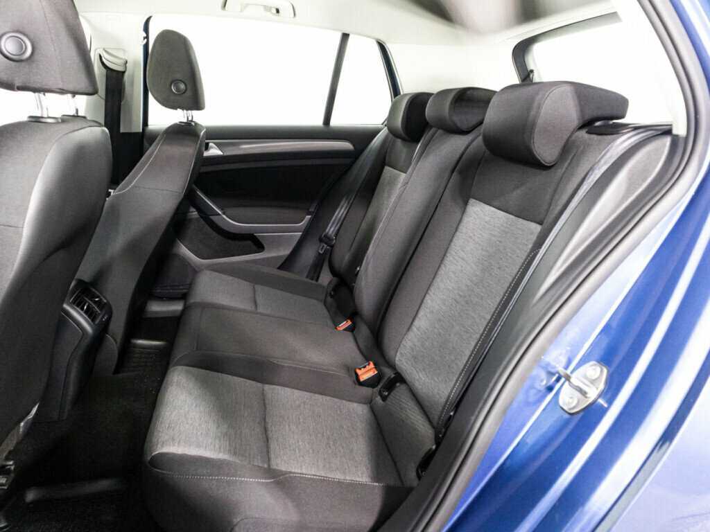 Купить Volkswagen Golf с пробегом. Фото: #9