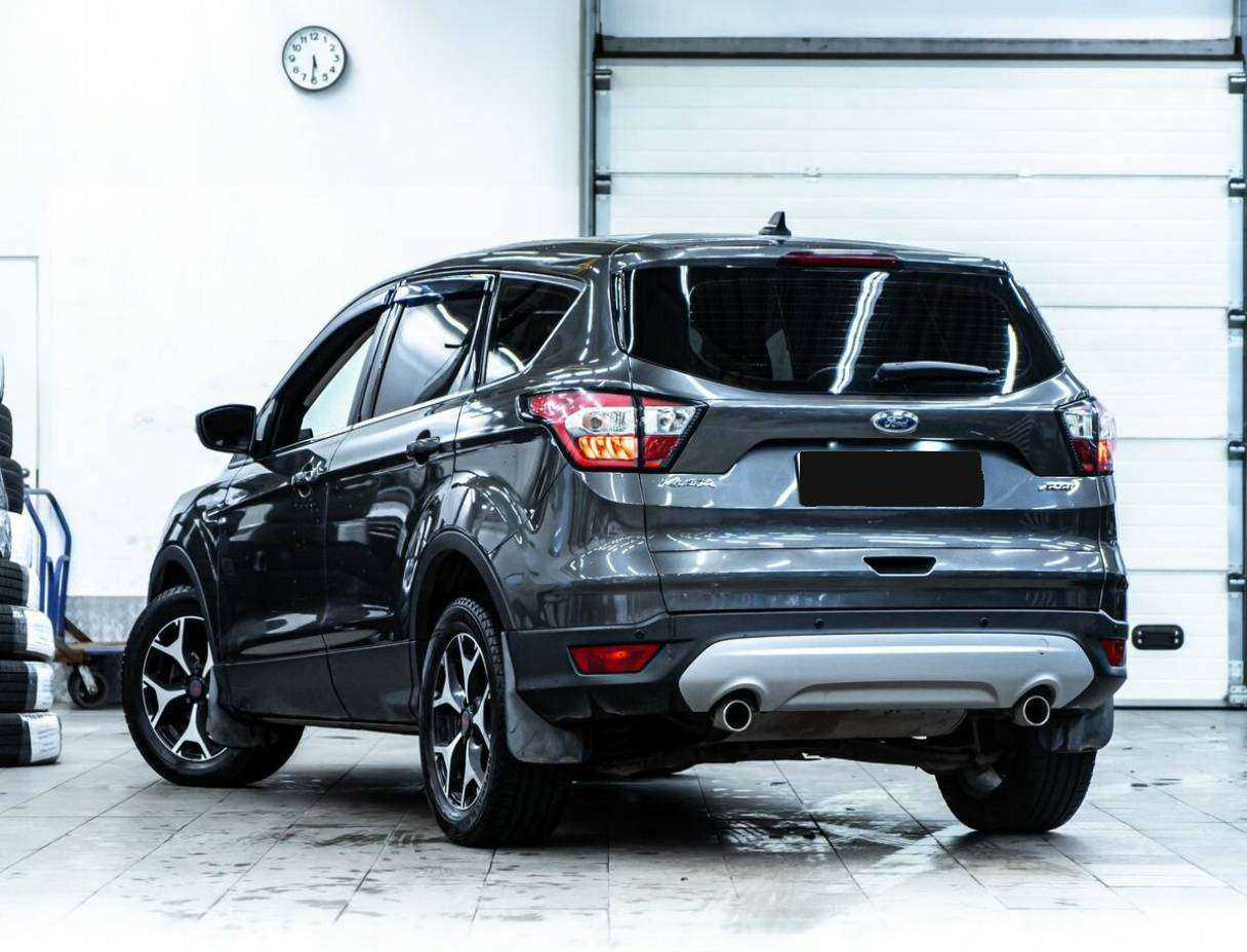 Купить Ford Kuga с пробегом. Фото: #3