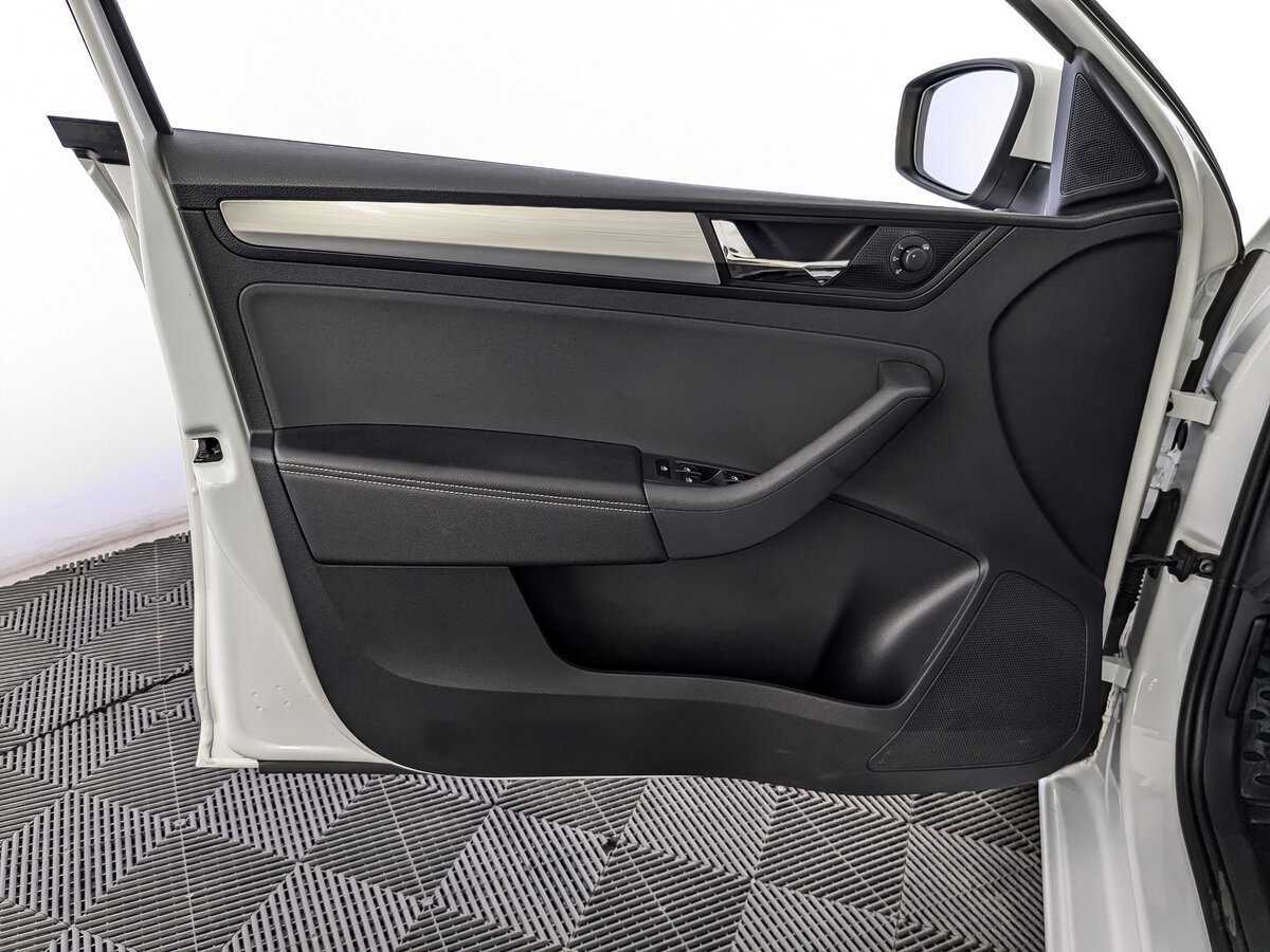 Купить Skoda Rapid с пробегом. Фото: #14