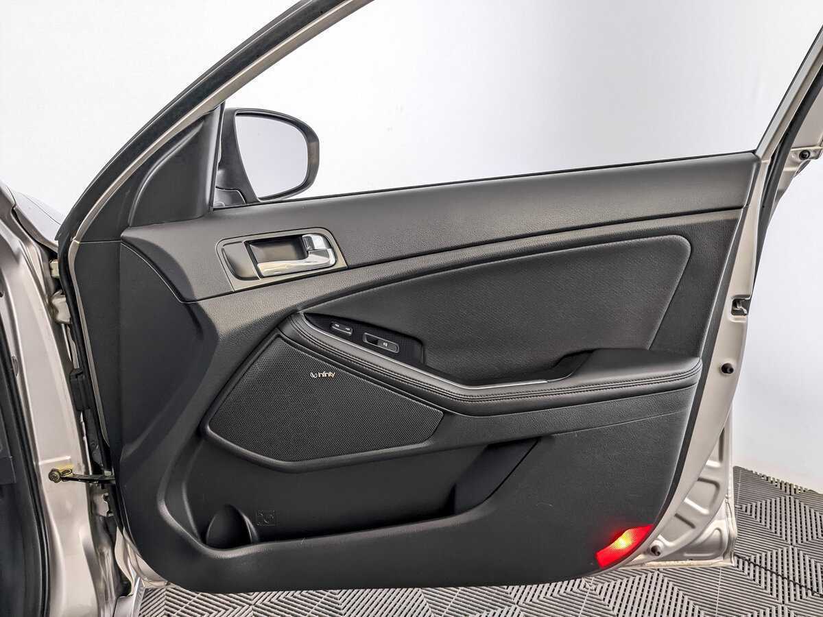 Купить Kia Optima с пробегом. Фото: #24