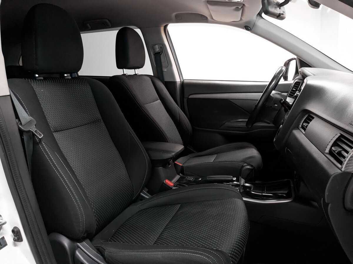Купить Mitsubishi Outlander с пробегом. Фото: #21
