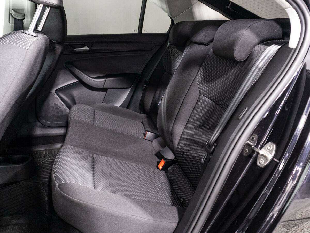 Купить Volkswagen Polo с пробегом. Фото: #9