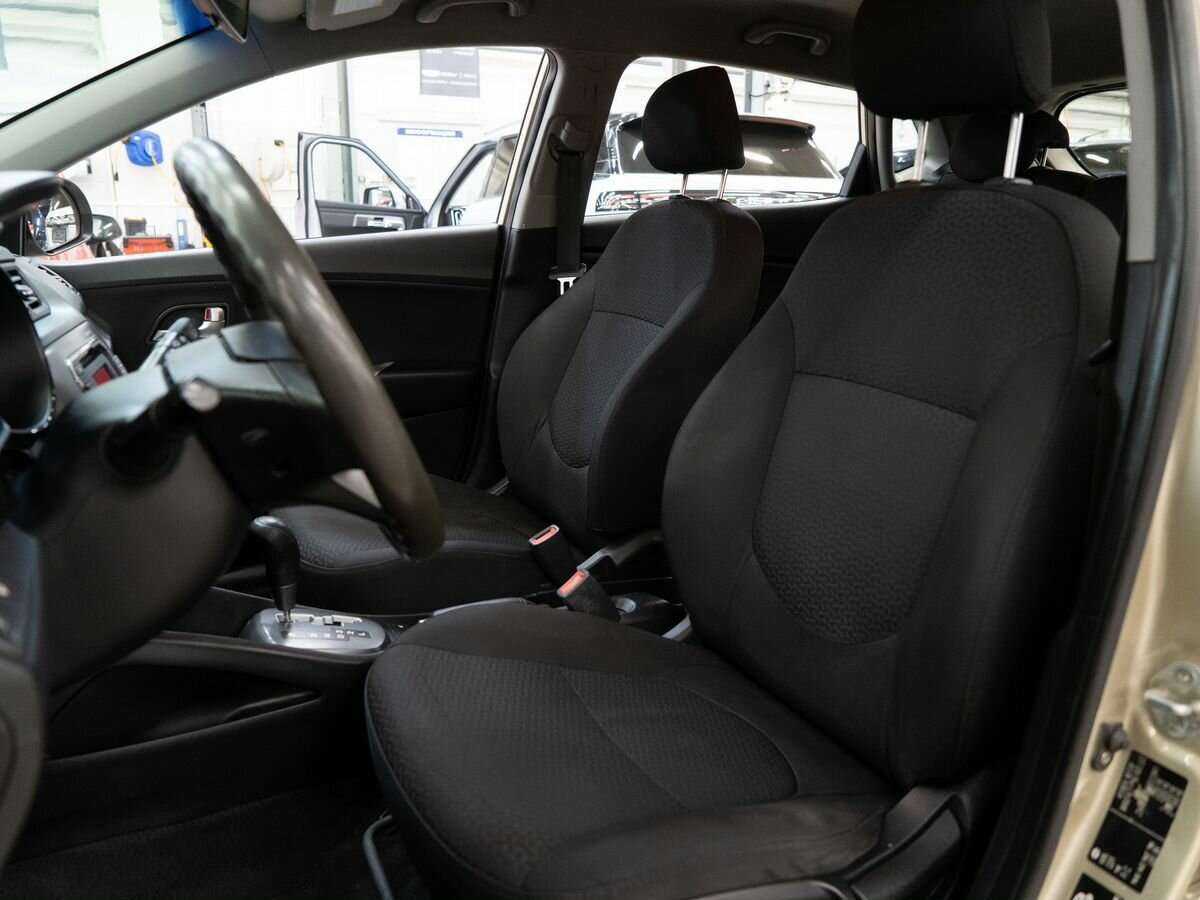 Купить Kia Rio с пробегом. Фото: #4