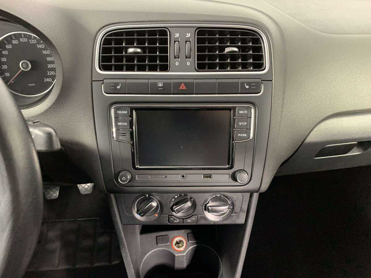 Купить Volkswagen Polo с пробегом. Фото: #16