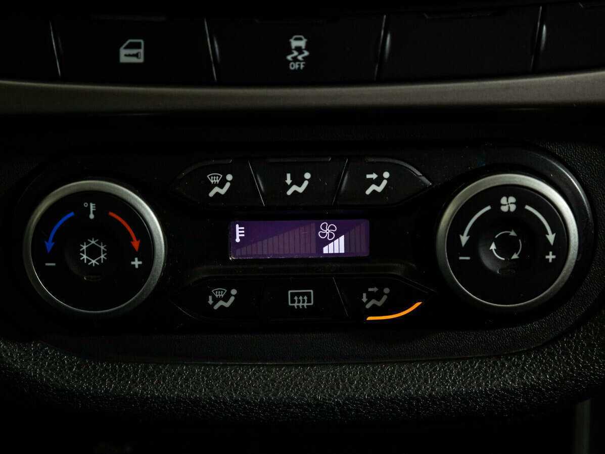 Купить Lada (ВАЗ) Vesta с пробегом. Фото: #11