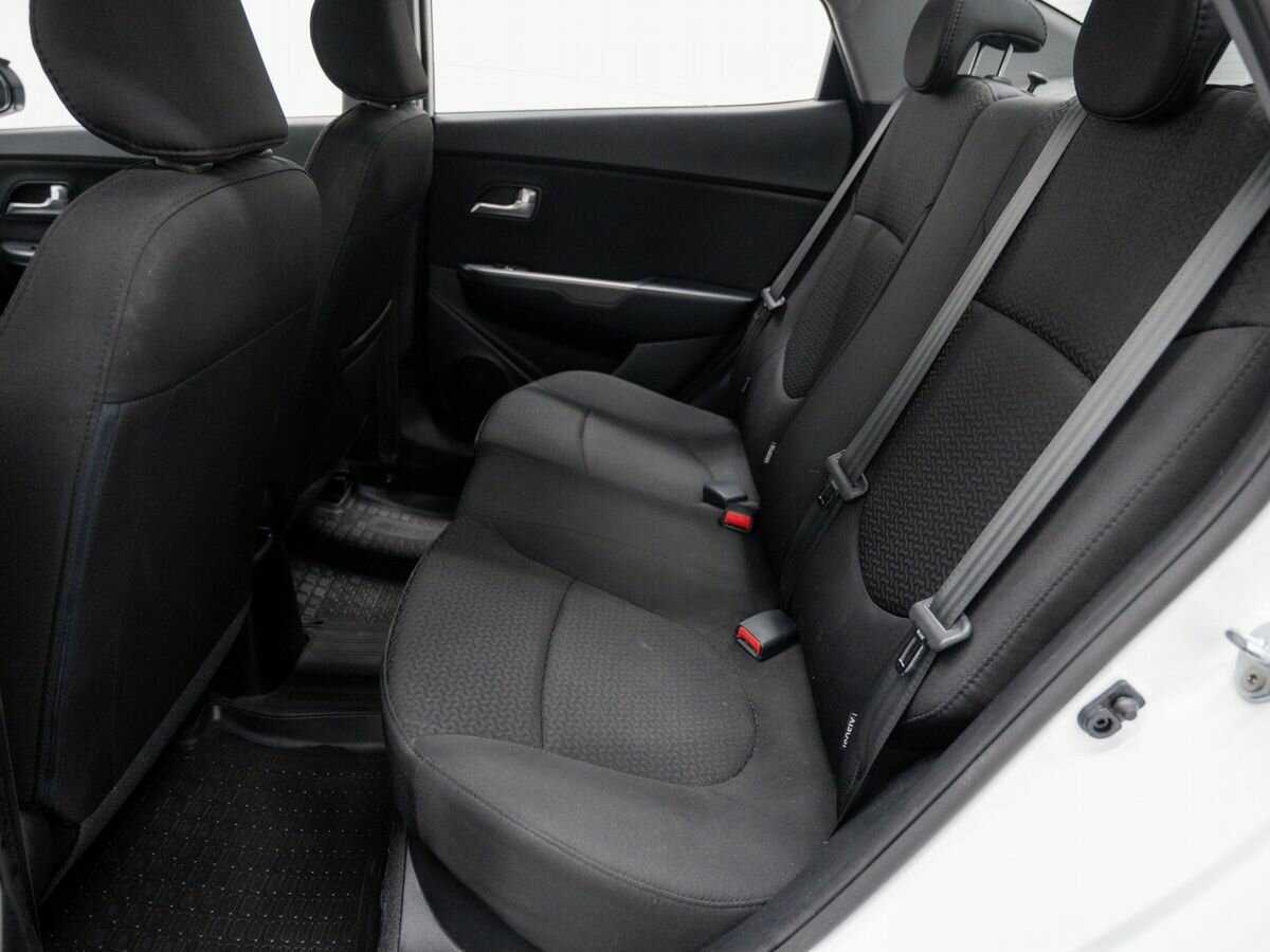 Купить Kia Rio с пробегом. Фото: #11