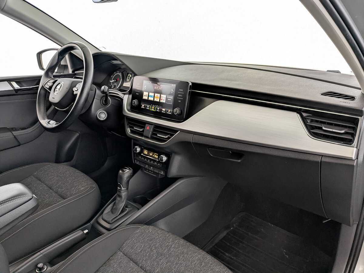 Купить Skoda Rapid с пробегом. Фото: #10