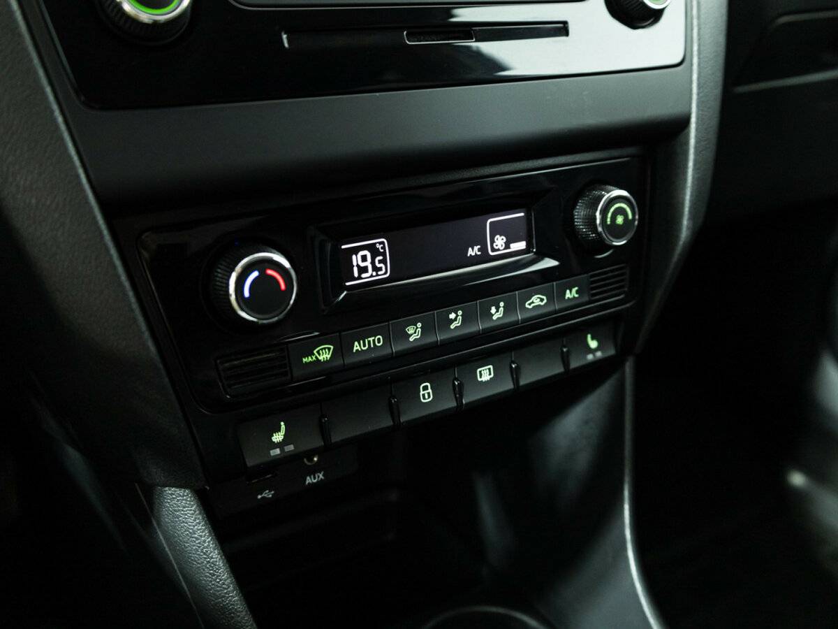 Купить Skoda Rapid с пробегом. Фото: #14